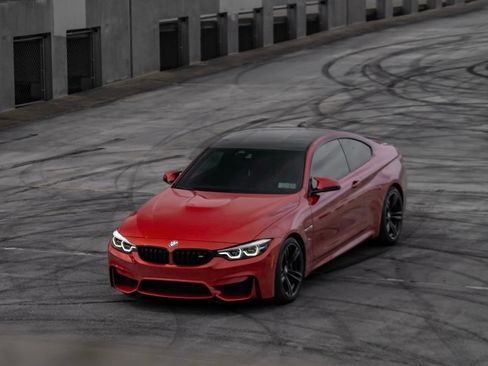 Used 2019 BMW M4 Coupe w/ Executive Package image 2
