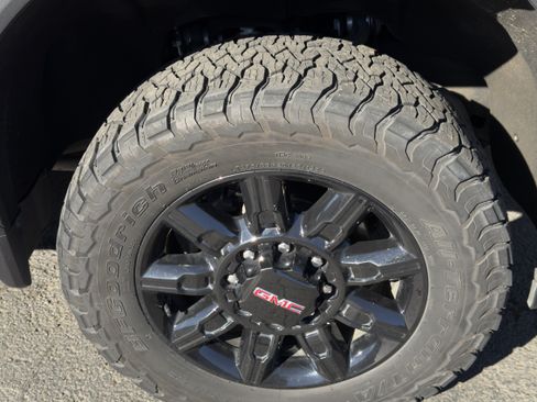 Used 2024 GMC Sierra 3500 AT4 w/ AT4 Premium Plus Package image 16