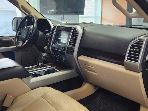 Used 2016 Ford F150 Lariat image 6