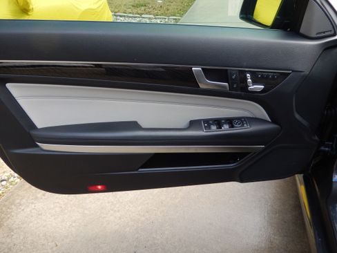 Used 2016 Mercedes-Benz E 400 4MATIC Coupe image 9