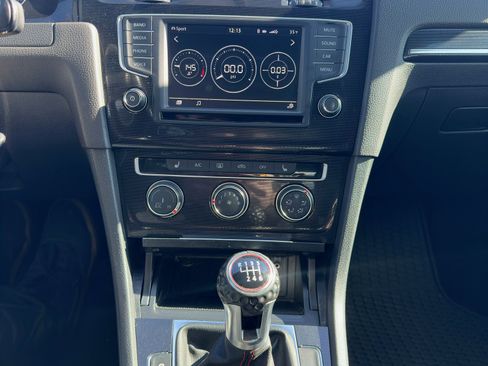 Used 2017 Volkswagen GTI S image 8