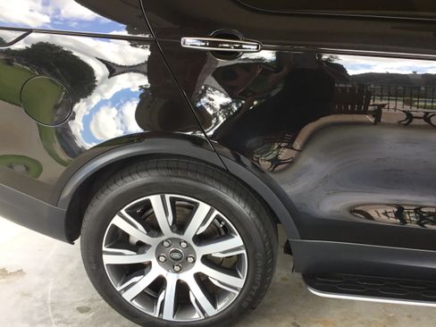 Used 2018 Land Rover Discovery HSE Luxury image 8