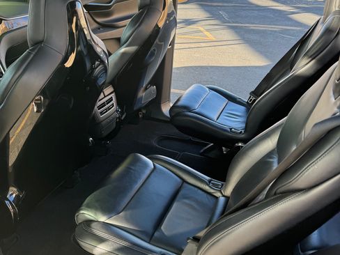 Used 2016 Tesla Model X 90D image 24