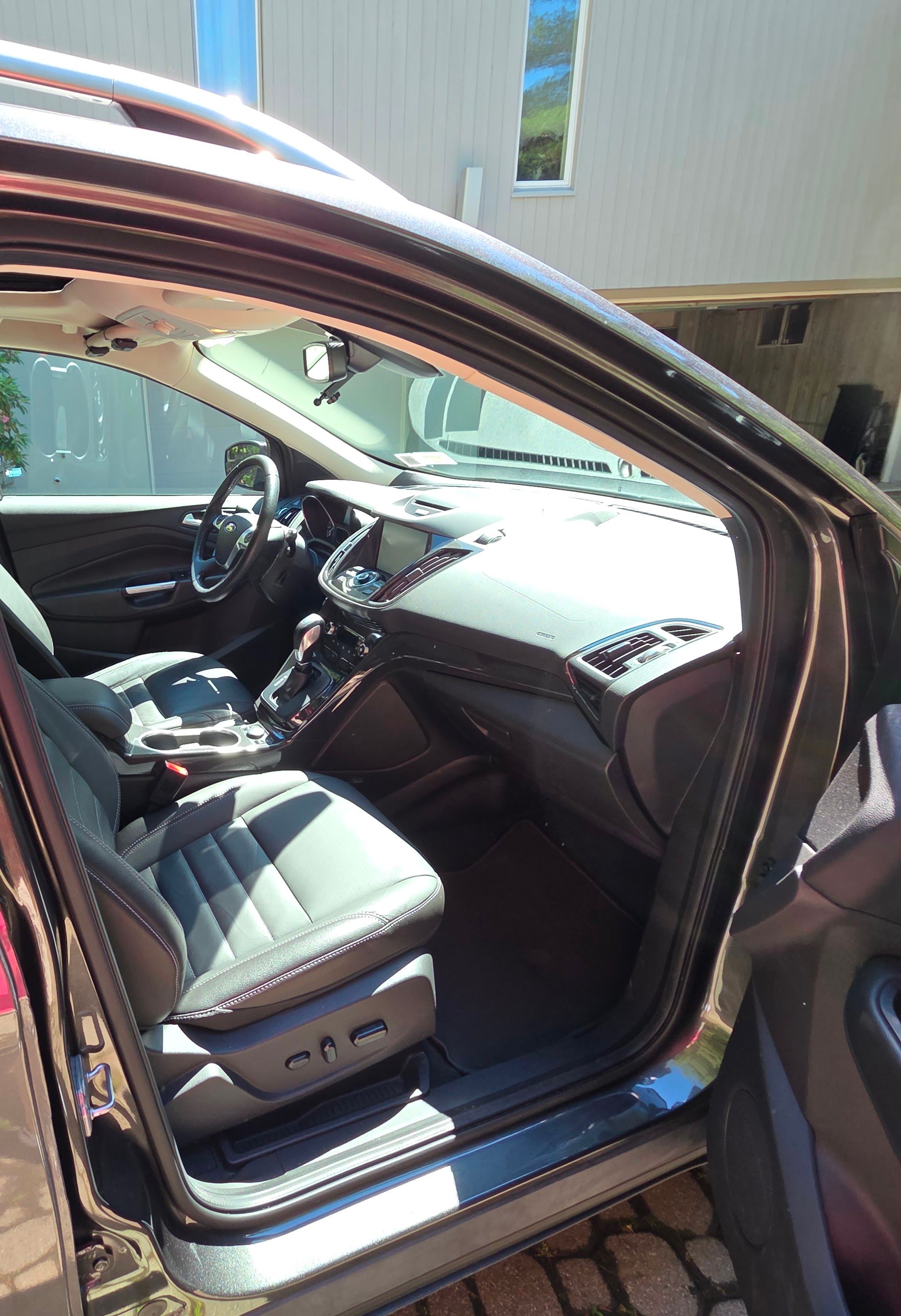 Used 2015 Ford Escape Titanium AWD/4WD image 21