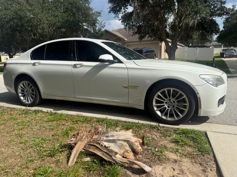 Used 2013 BMW 750i RWD image 2