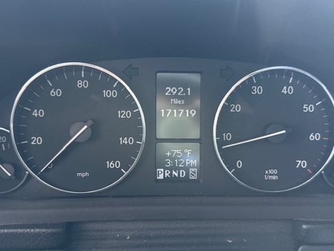 Used 2005 Mercedes-Benz C 230 Sedan image 11