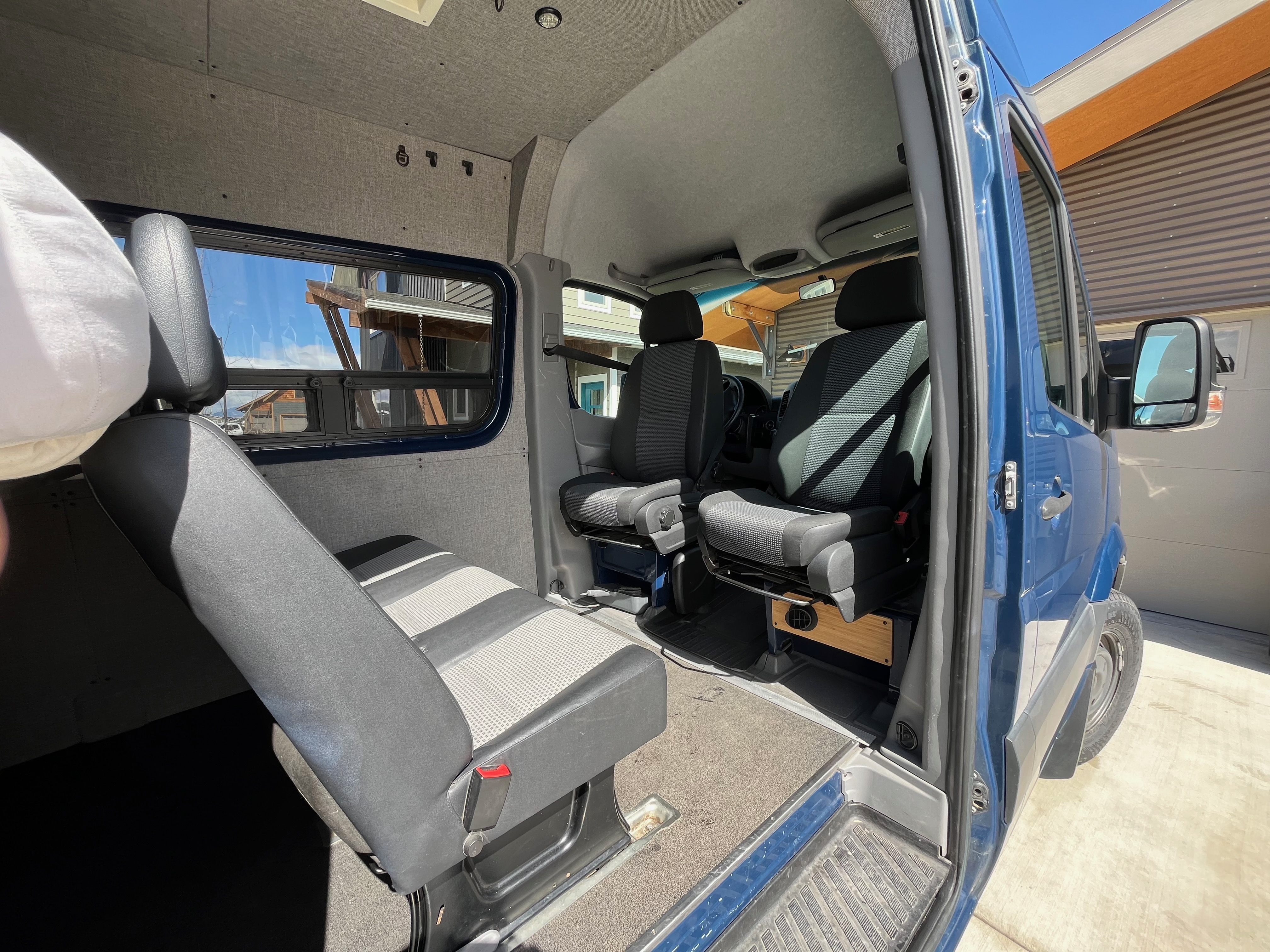 Used 2011 Mercedes-Benz Sprinter 2500 image 8