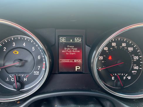 Used 2012 Jeep Grand Cherokee Limited image 12