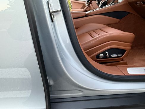 Used 2021 Porsche Panamera 4 image 31