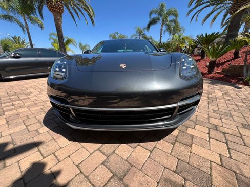 Used 2018 Porsche Panamera 4 image 4