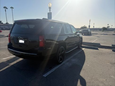 Used 2016 Chevrolet Suburban LTZ RWD image 32