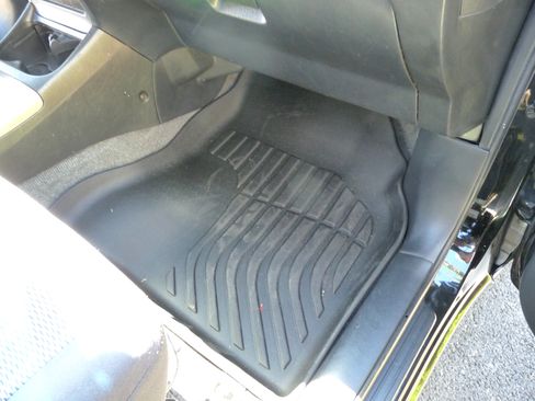 Used 2005 Toyota RAV4 2WD w/ "L" Pkg image 15