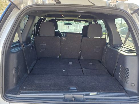 Used 2017 Ford Expedition XLT image 5