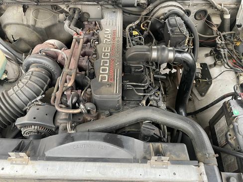 Used 1993 Dodge D/W Truck 250 image 25