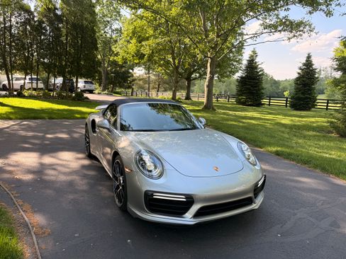 Used 2019 Porsche 911 Turbo S AWD/4WD image 9