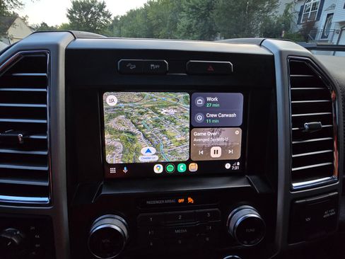 Used 2015 Ford F150 Lariat w/ Equipment Group 502A Luxury image 19