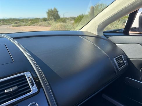 Used 2013 Aston Martin V8 Vantage Roadster image 21