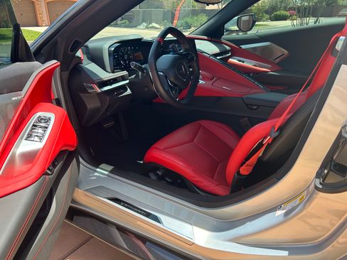 Used 2023 Chevrolet Corvette Stingray Preferred Conv w/ Z51 Performance Package RWD image 10