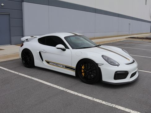 Used 2016 Porsche Cayman GT4 image 4