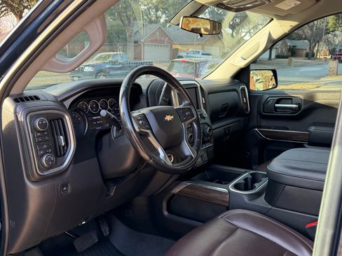 Used 2021 Chevrolet Silverado 1500 LT w/ Z71 Off-Road Package image 11