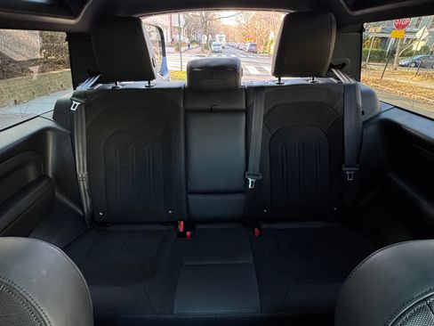 Used 2022 Land Rover Defender 90 Carpathian Edition image 12