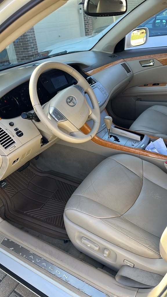 Used 2006 Toyota Avalon XLS FWD image 6