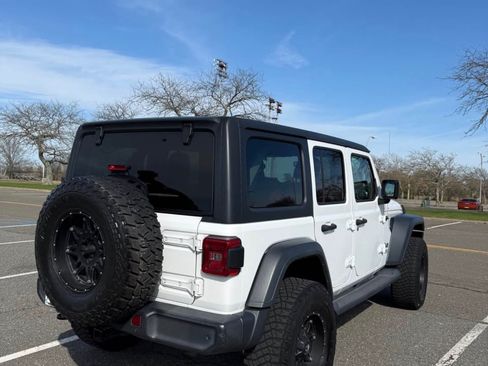 Used 2018 Jeep Wrangler Unlimited Sport S AWD/4WD image 5