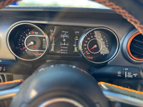 Used 2020 Jeep Gladiator Mojave w/ Trailer Tow Package image 17