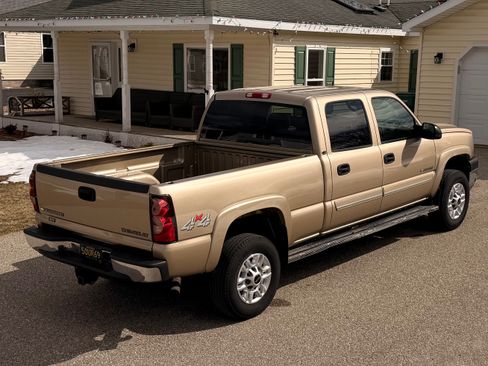 Used 2005 Chevrolet Silverado 2500 LS image 8