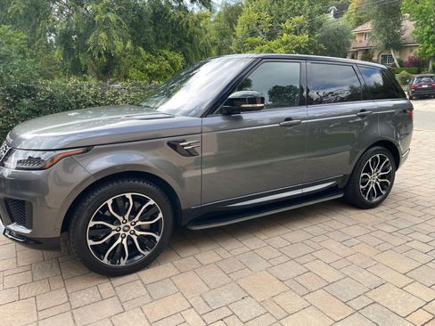 Used 2019 Land Rover Range Rover Sport HSE image 4