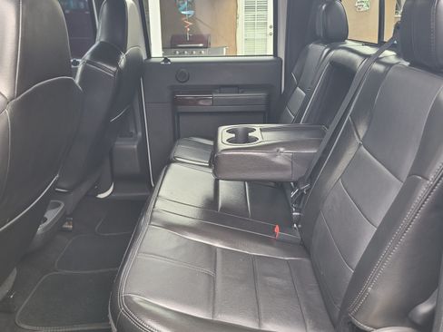 Used 2010 Ford F250 Lariat image 5