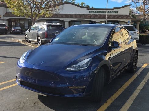 Used 2021 Tesla Model Y 2WD image 13
