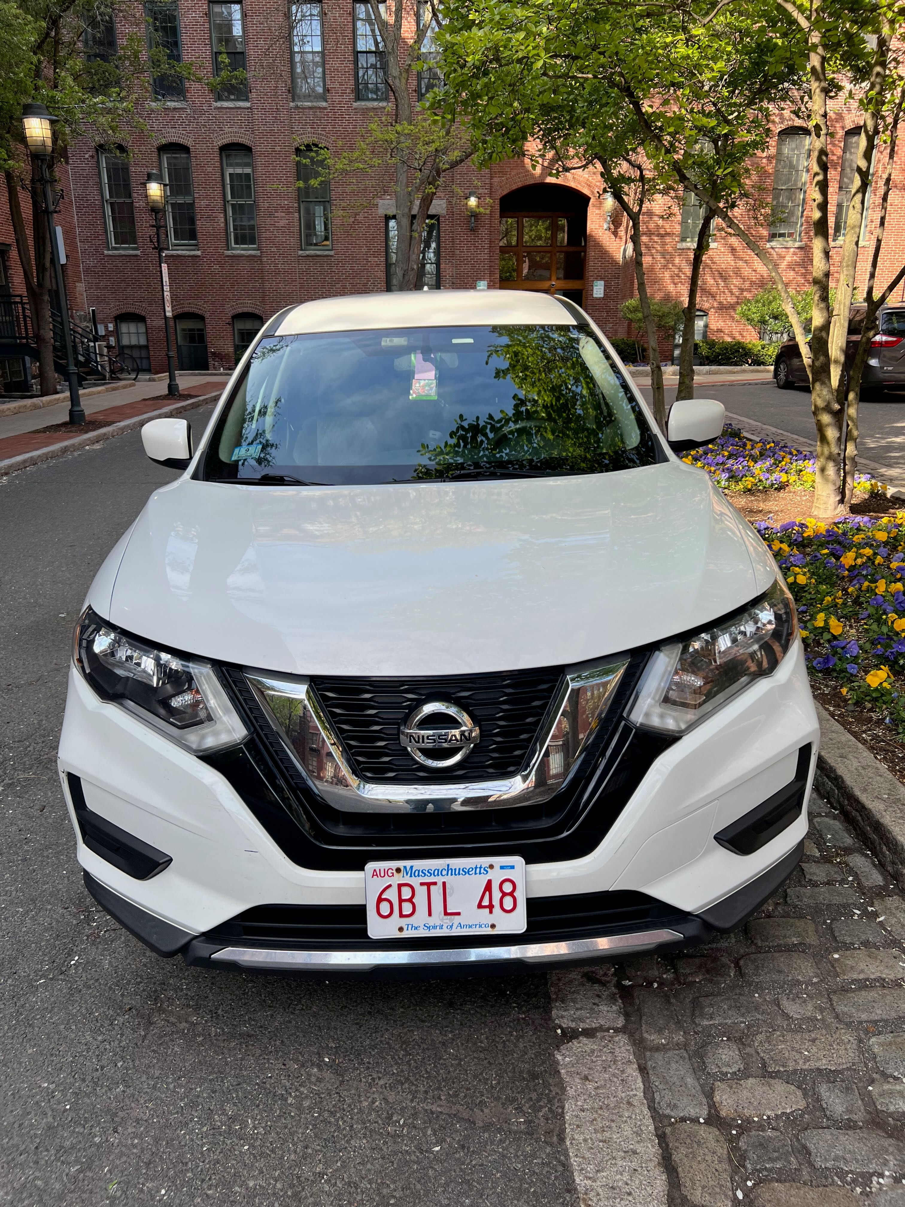 Used 2017 Nissan Rogue S FWD image 2