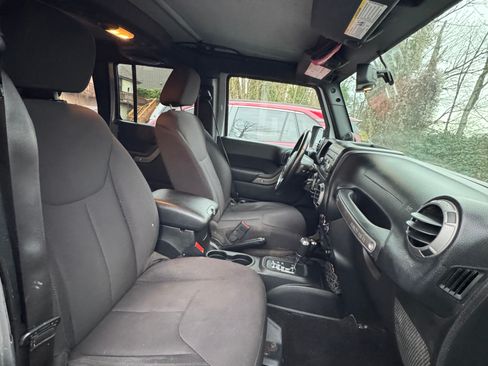 Used 2014 Jeep Wrangler Unlimited Sport w/ Quick Order Package 24S image 9