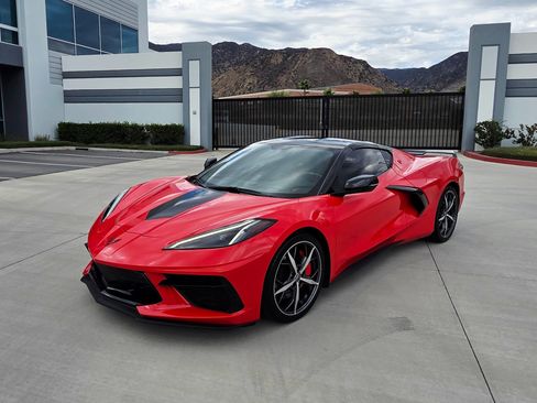 Used 2020 Chevrolet Corvette Stingray Preferred Cpe w/ 2LT Preferred Equipment Group RWD image 8