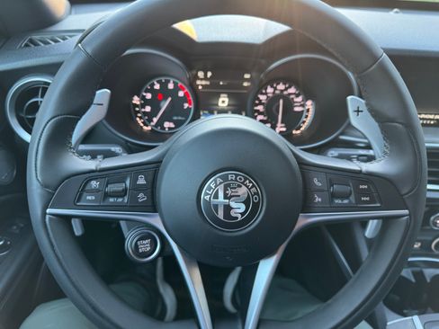 Used 2018 Alfa Romeo Stelvio Ti Sport image 15