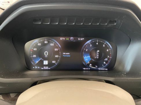 Used 2017 Volvo XC90 T6 Momentum w/ Vision Package image 13