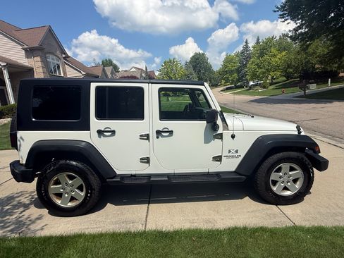 Used 2008 Jeep Wrangler Unlimited X AWD/4WD image 5