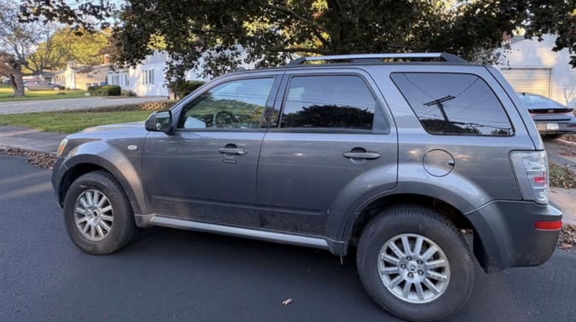 Used 2009 Mercury Mariner Premier AWD/4WD image 1