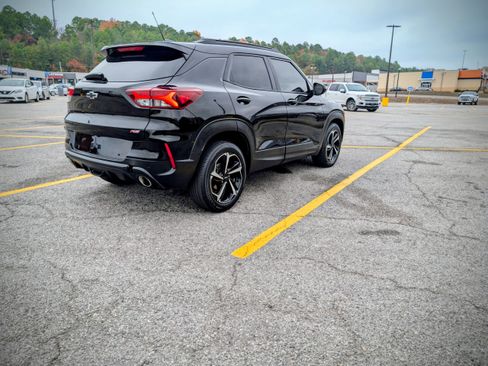 Used 2021 Chevrolet TrailBlazer RS w/ Technology Package image 4