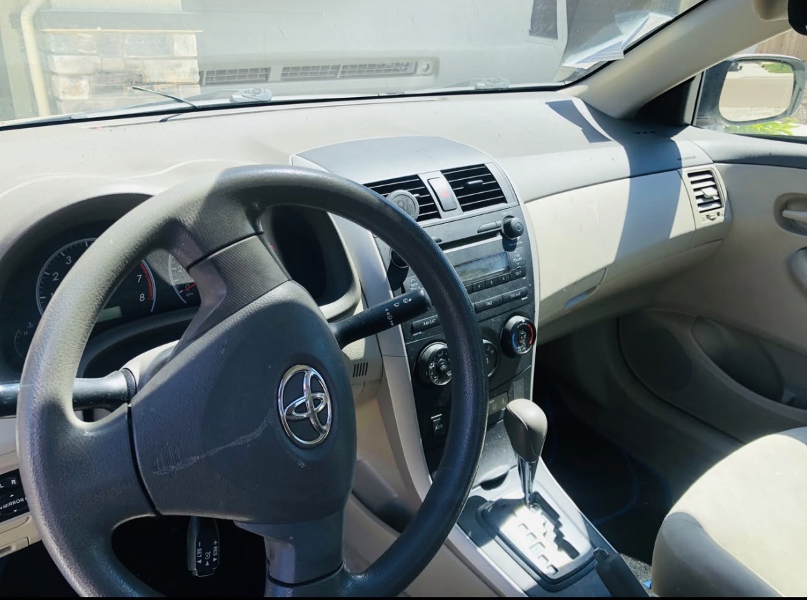 Used 2009 Toyota Corolla LE w/ All Weather Guard Pkg FWD image 2