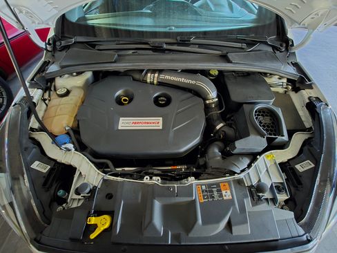 Used 2017 Ford Focus RS image 18