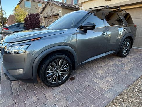 Used 2022 Nissan Pathfinder SL w/ SL Premium Package image 1