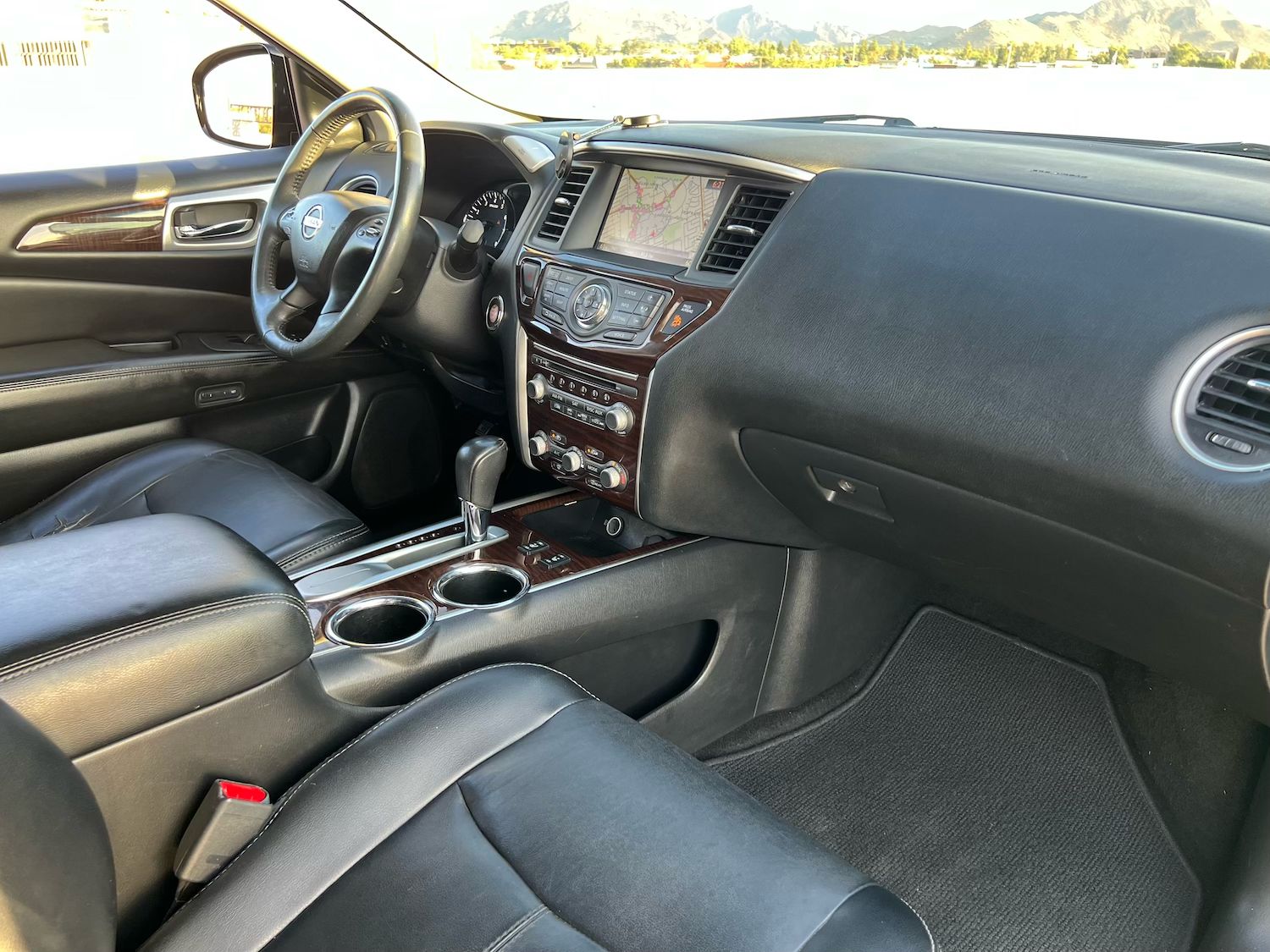 Used 2016 Nissan Pathfinder SL w/ SL Tech Package FWD image 11