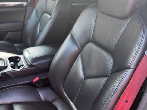 Used 2015 Porsche Cayenne Turbo image 15