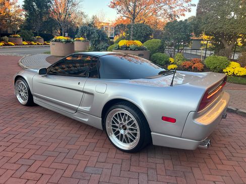 Used 1993 Acura NSX RWD image 12