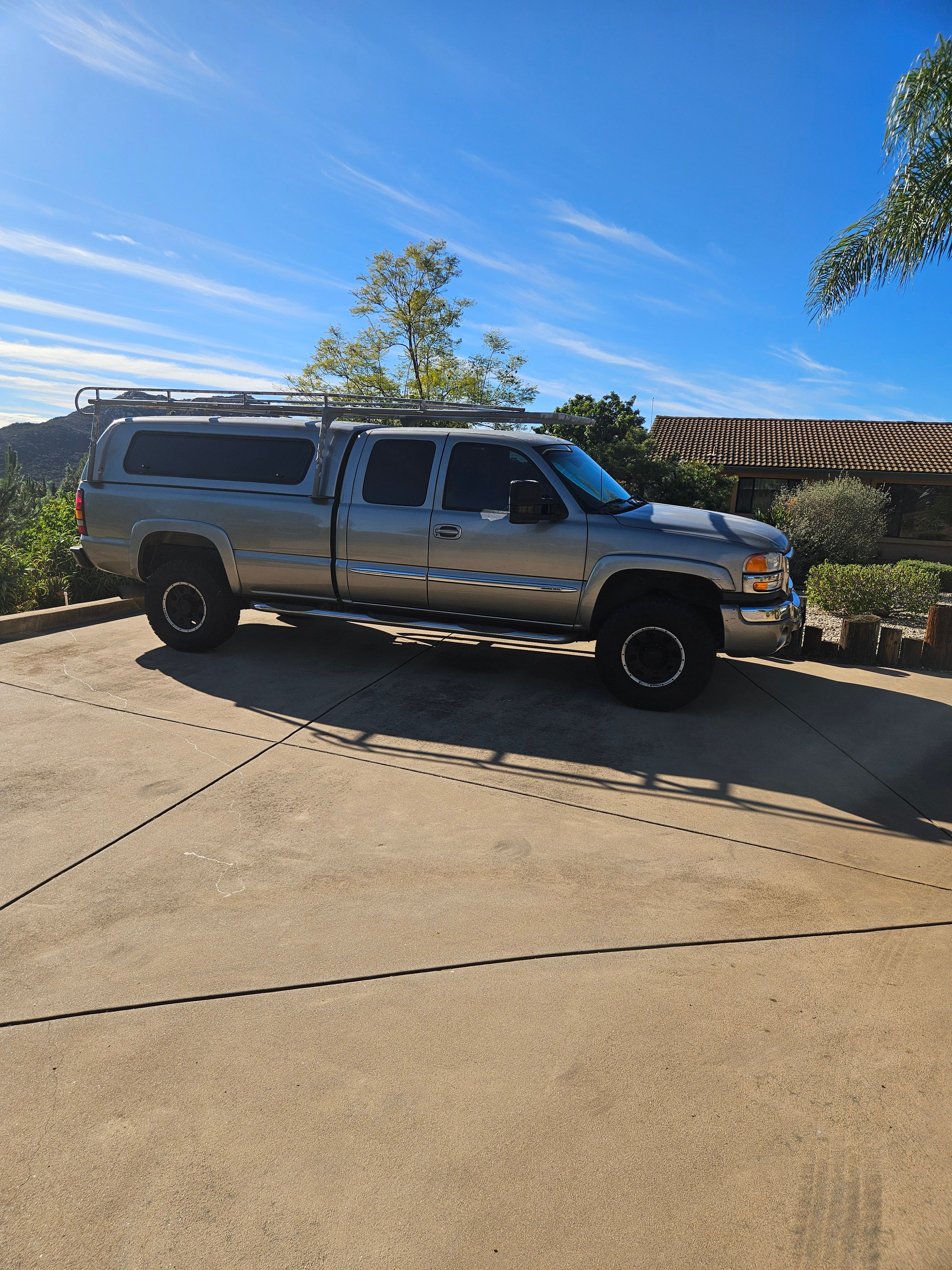 Used 2003 GMC Sierra 2500 SLE RWD image 2