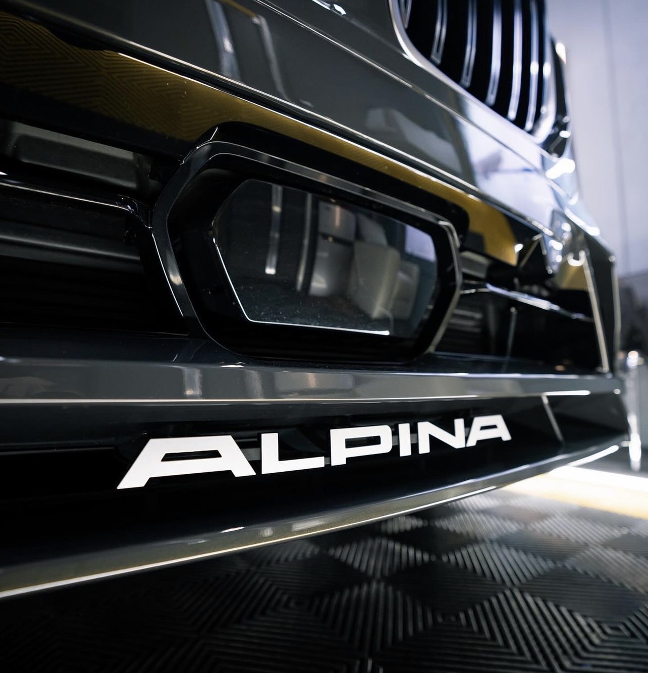 Used 2023 BMW ALPINA XB7 AWD/4WD image 6