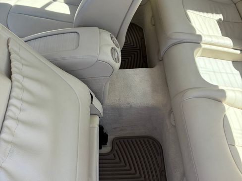 Used 2009 Mercedes-Benz CLK 350 Coupe image 10