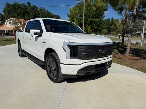 Used 2022 Ford F150 Lightning Lariat w/ Equipment Group 511A High AWD/4WD image 4